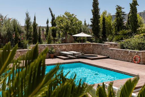 How To Choose the Right Pool Design For Your Home